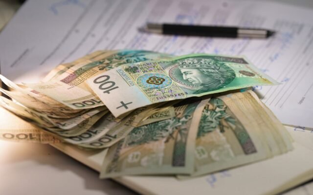 Polskie banknoty i dokumenty finansowe – ułożenie płaskie