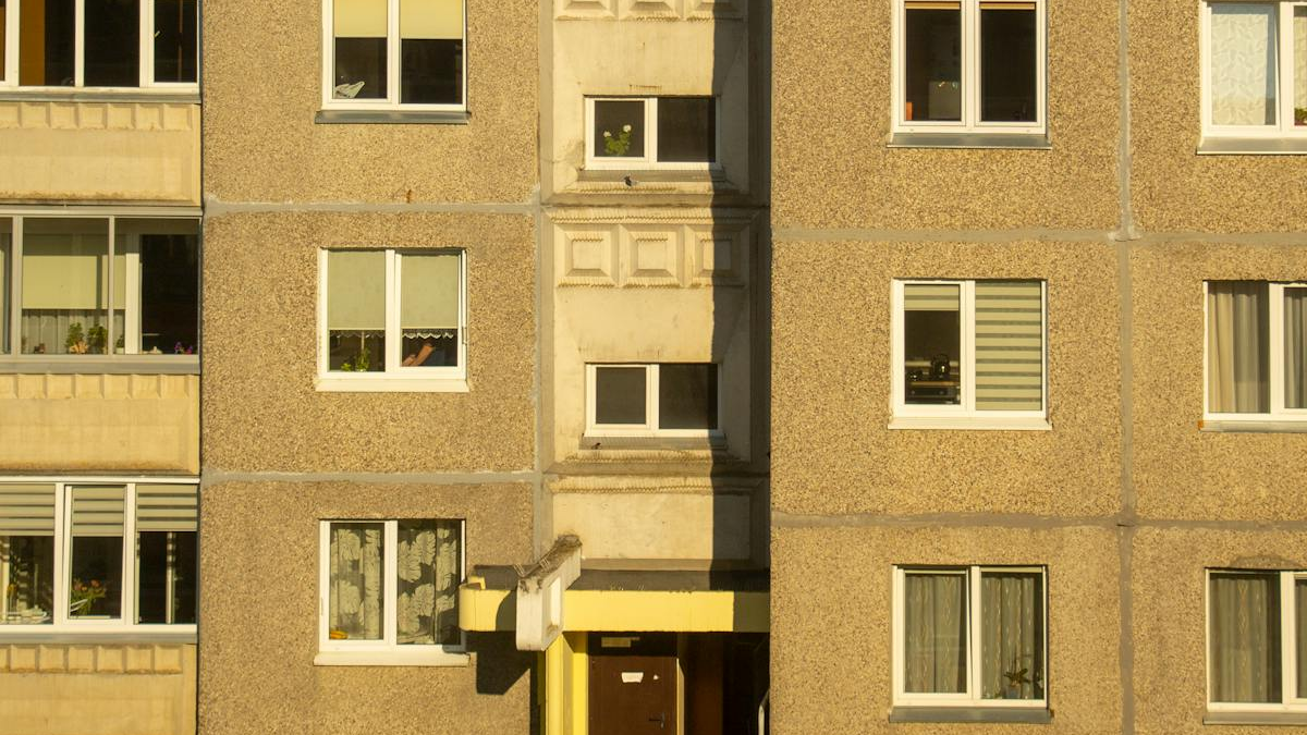 Wejście do budynku mieszkalnego